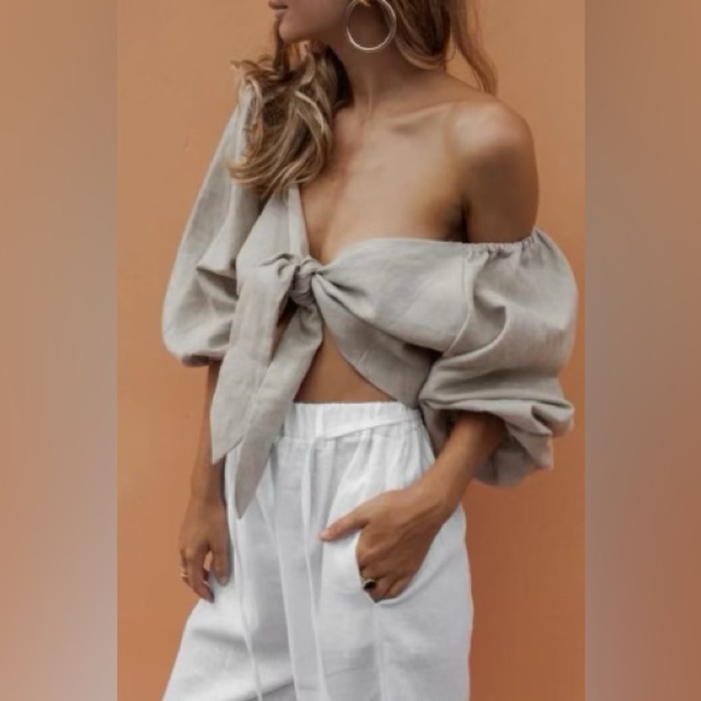 MIA TOP - BLACK 
$160.00 USD